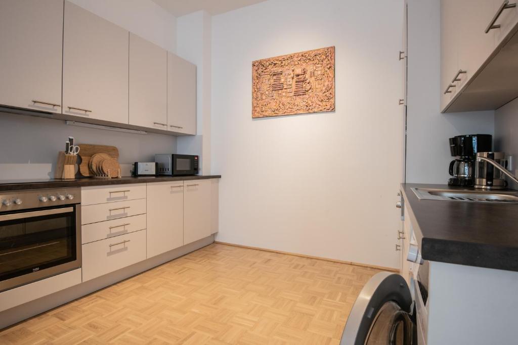 City-Apartment Neubaugasse room 3